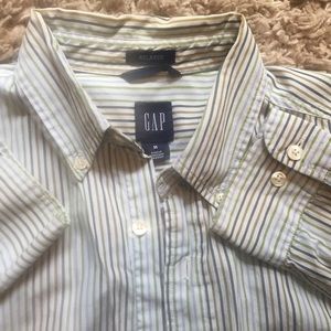 GAP men’s relaxed fit striped medium shirt